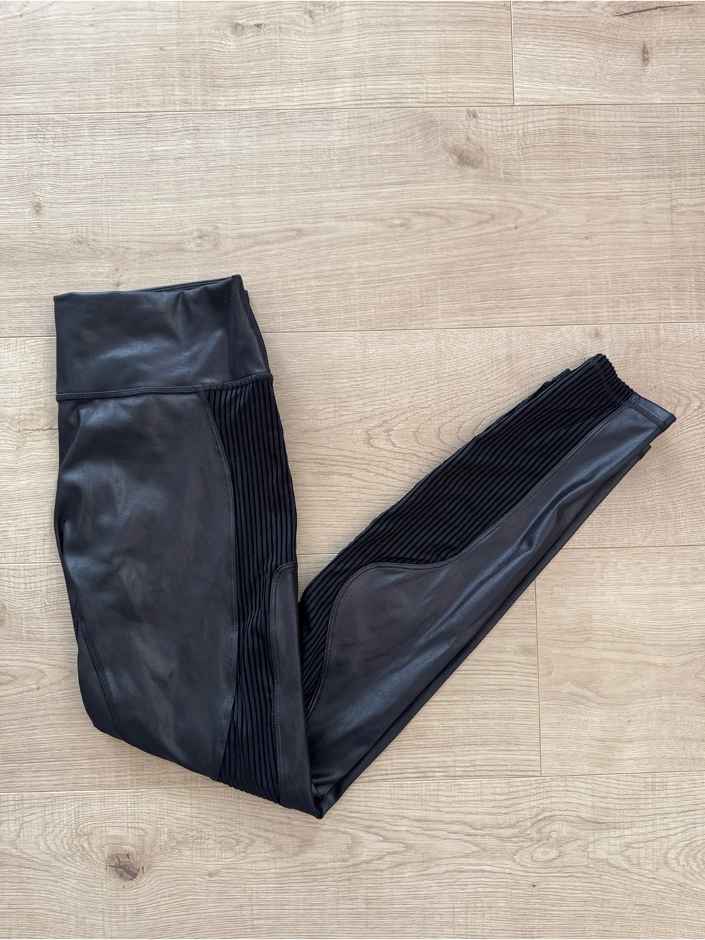 NWT Fabletics Motion365 High Waisted Leggings | Medium